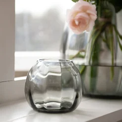 Lys>HADELAND GLASSVERK Ella Lyslykt 90mm Røkgrå