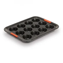 Bakeutstyr>LE CREUSET MUFFINSFORM 12 STK