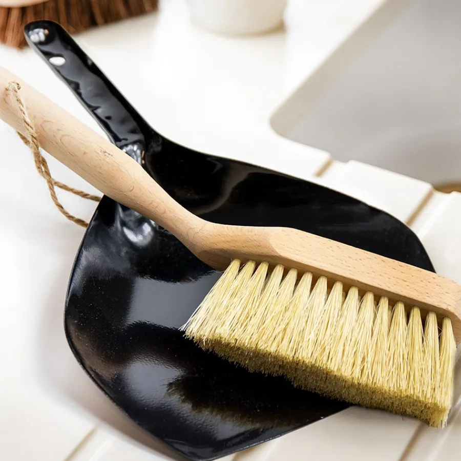 Rengjøring>Lifetime Brands Europe ltd Natural Elements Kost og Feiebrett Bøk