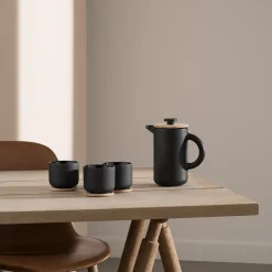 Krus|Kopper>STELTON Nordic Theo Krus m/Glassbrikke Sort